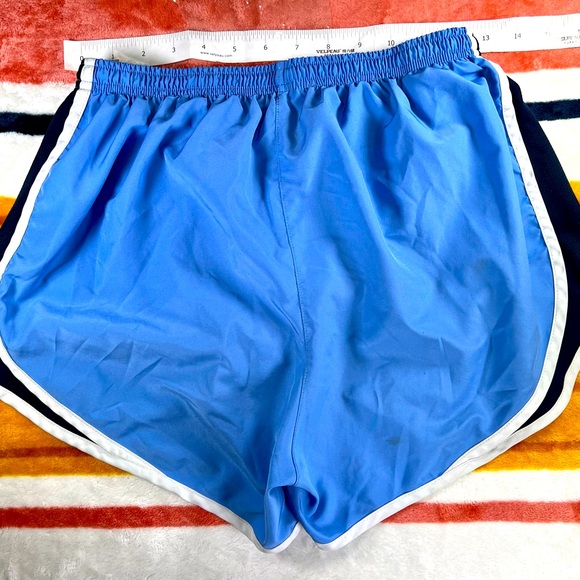 🌺Nike Dri-Fit Tempo Women’s Athletic Shorts🌸🌺 - Picture 3 of 15